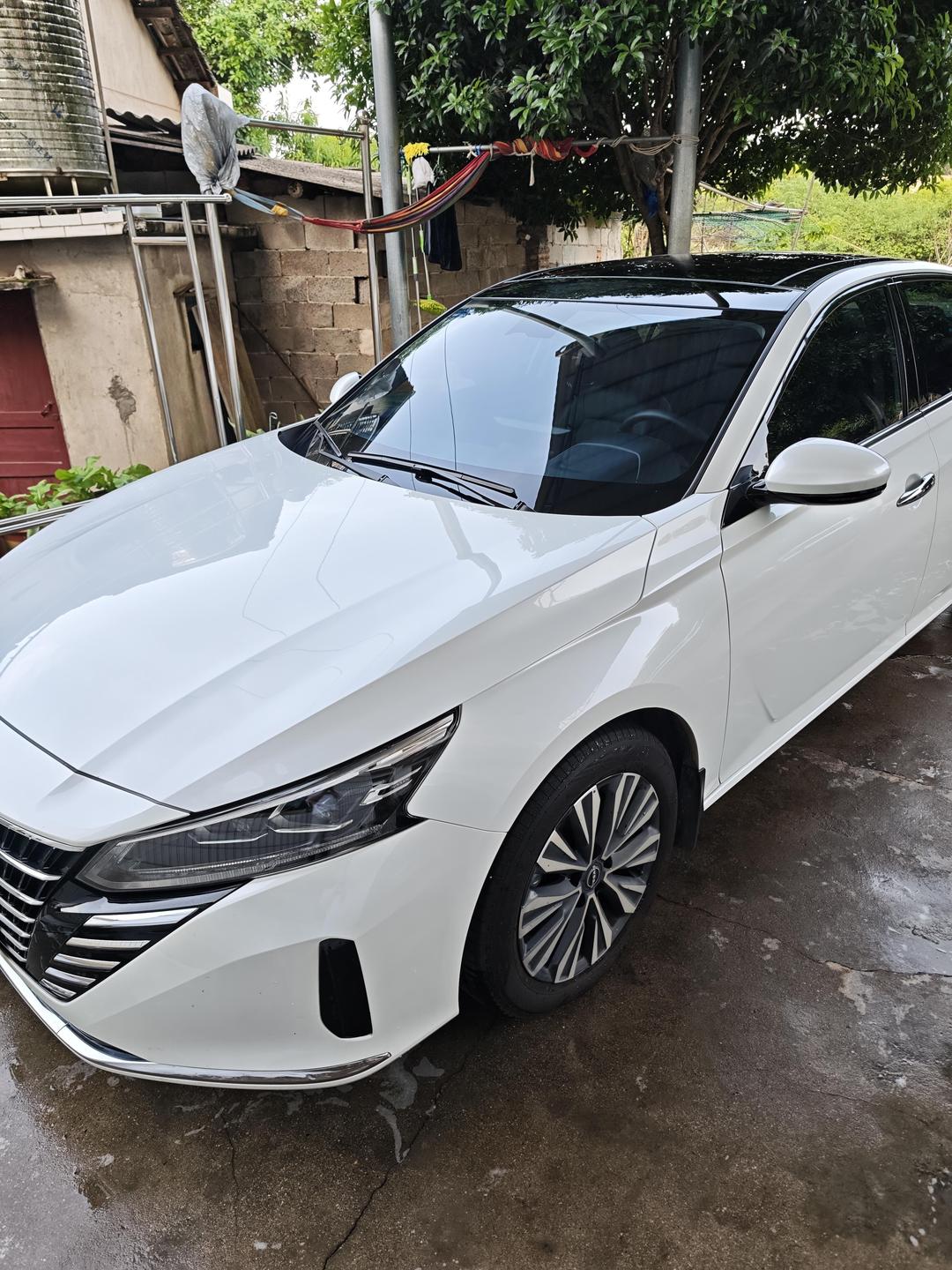 v字是什么牌子的车商务车
